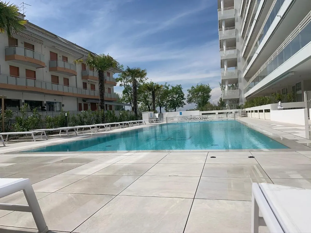 Palm Beach Appartment 80 Mt Dal Mare E Comodo Per Venezia Lido di Jesolo 0*,  Italien