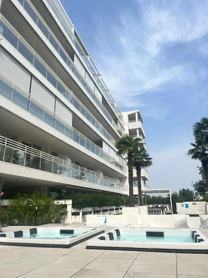 Apartment Palm Beach Appartment 80 Mt Dal Mare E Comodo Per Venezia Lido di Jesolo Italien